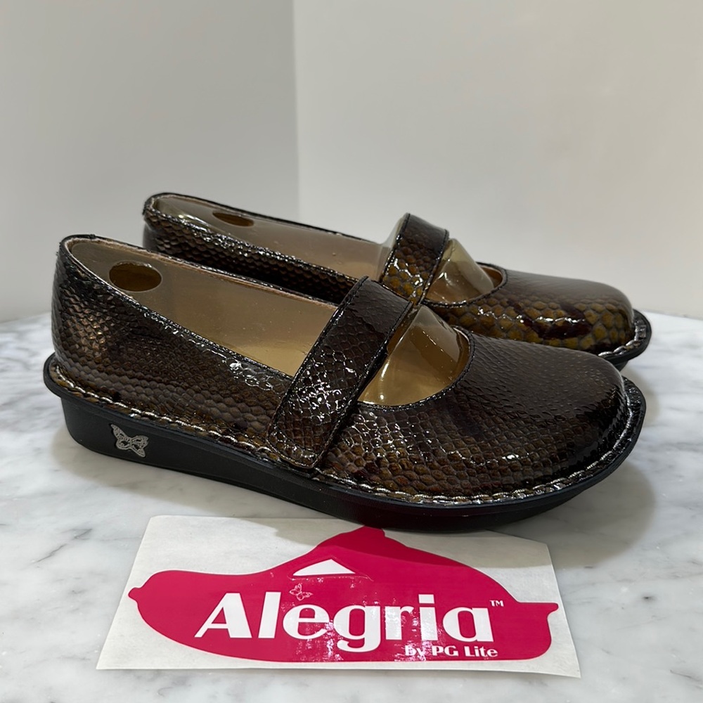 NEW Alegria by PG Lit Gray Green Brown Faux Snakeskin Leather Mary Jane size 37